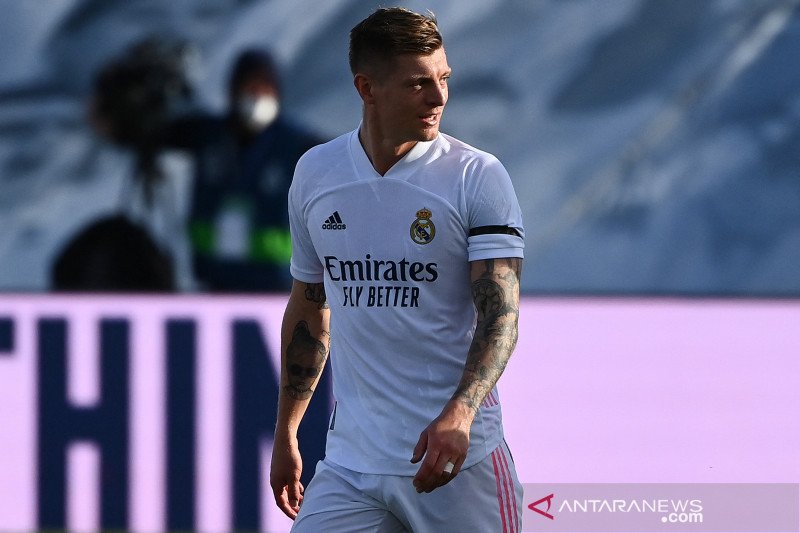Gelandang Real Madrid asal Jerman Toni Kroos.(AFP/GABRIEL BOUYS)

