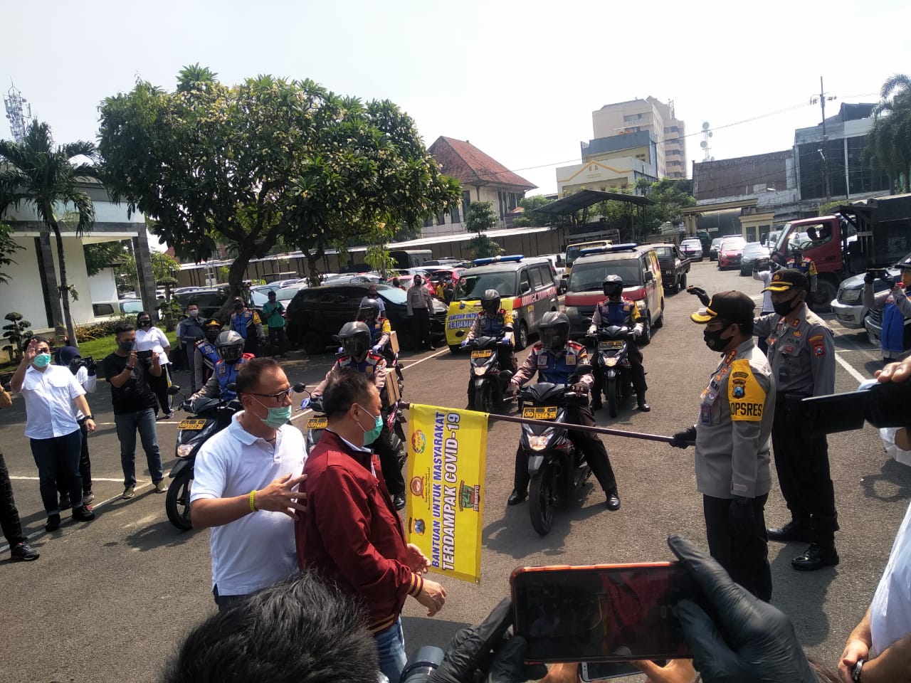 Kombes Pol Jhonny Edison Isir dan Pimpinan Yayasan Peduli Bangsa 