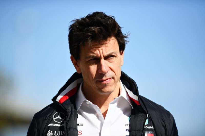 Direktur Eksekutif Mercedes GP Toto Wolff sebelum latihan terakhir Grand Prix AS di Circuit of The Americas di Austin, Texas, 2 November 2019. (AFP/CLIVE MASON)

