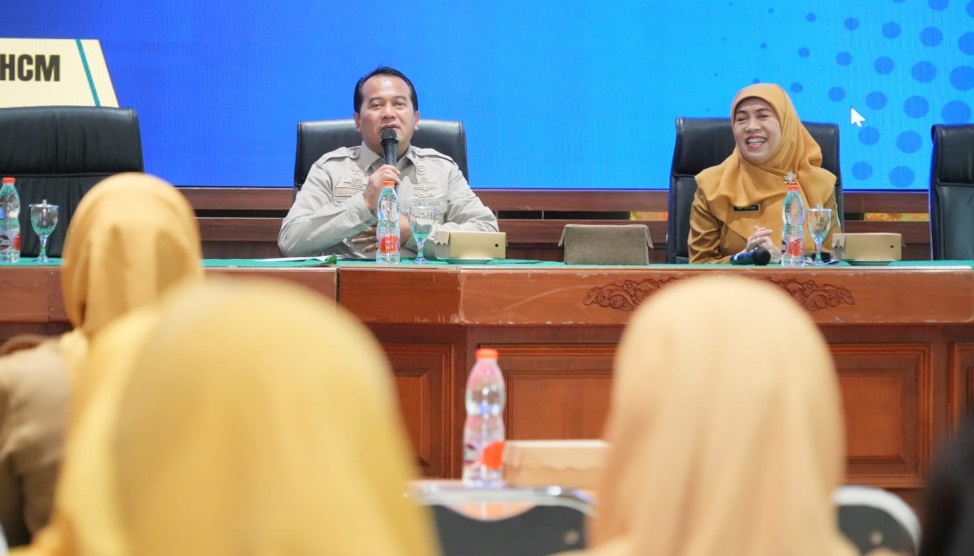 Penjabat (Pj.) Bupati Pasuruan, Nurkholis, dalam sebuah agenda resmi yang digelar di Auditorium Mpu Sindok, Graha Maslahat, Komplek Perkantoran Kabupaten Pasuruan, Senin (7/10/2024)