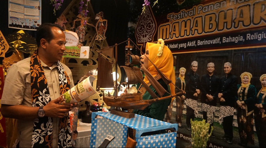 Penjabat (Pj.) Bupati Pasuruan, Nurkholis pada saat membuka Panen Hasil Belajar Lokakarya Ke-7 Program Guru Penggerak Angkatan 11 Dinas Pendidikan dan Kebudayaan Kabupaten Pasuruan Tahun 2024.