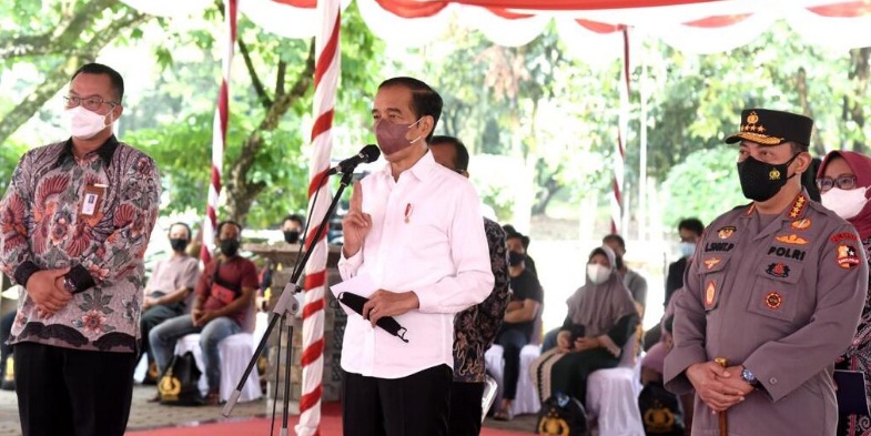 Presiden Sapa Peserta Vaksinasi Merdeka