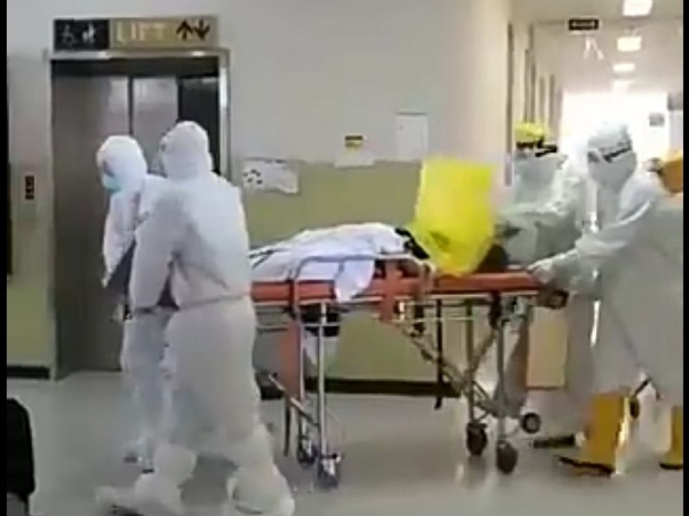 Layar tangkap video dibawanya perawat Ari ketika dalam kondisi kritis.