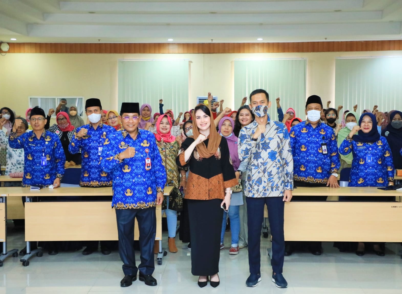  workshop Teknologi Informasi dan Komunikasi bagi UMKM binaan Dekranasda Jatim, di kantor Dinas Komunikasi dan Informatika Provinsi Jawa Timur (Diskominfo Jatim), Senin (17/10/2022). 