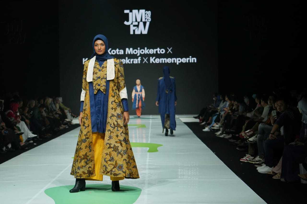 Batik Mojokerto bukan hanya produk budaya, ini adalah identitas yang harus kita banggakan. Kami berkomitmen penuh untuk terus mendorong pengembangan batik agar dapat bersaing di pasar nasional dan internasional