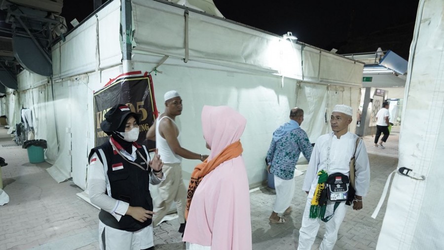 Jemaah haji dari berbagai negara, termasuk Indonesia, berada di Mina hingga 12 Zulhijah untuk nafar awal dan 13 Zulhijah untuk nafar tsani. 