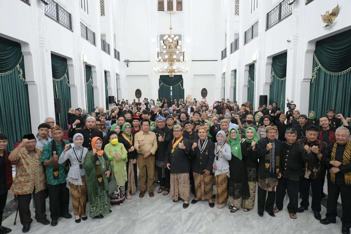 Hal itu dikemukakan Gubernur Jawa Barat Ridwan Kamil saat menghadiri Milangkala ke-66 Organisasi Daya Mahasiswa Sunda (Damas) di Aula Timur Gedung Sate, Kota Bandung, Sabtu (15/10/2022). 