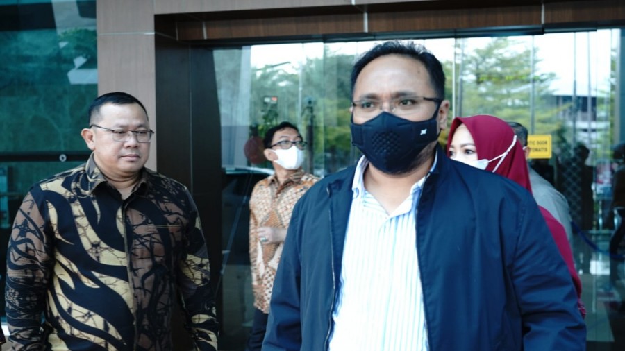 Menag Yaqut Cholil Qoumas saat tiba di Bandara Soetta usai kunjungan kerja ke Arab Saudi