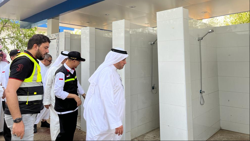 Ketua Petugas Penyelenggara Ibadah Haji (PPIH) Arab Saudi Subhan Cholid kembali meninjau persiapan tenda jemaah haji Indonesia di Arafah