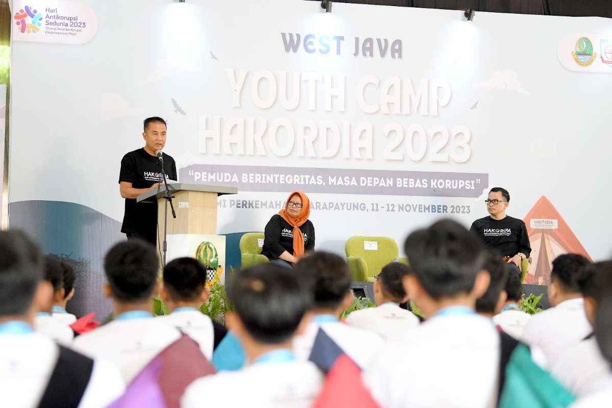 WEST JAVA YOUTH CAMP Bey Machmudin Kukuhkan Seratus Duta Integritas