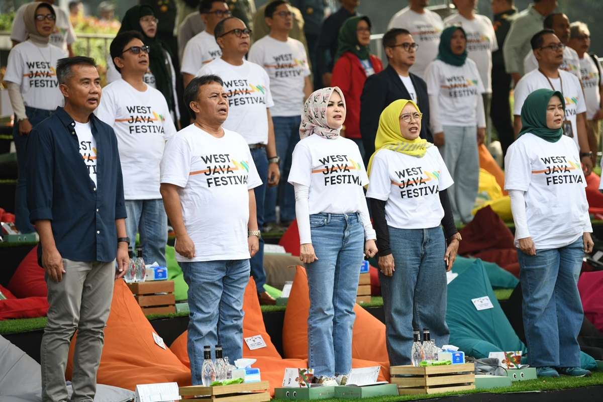 Penjabat (Pj.) Gubernur Jawa Barat, Bey Machmudin, secara resmi membuka West Java Festival (WJF) 2024 yang digelar di Jl. Diponegoro, Kota Bandung, Jumat (23/8/2024)