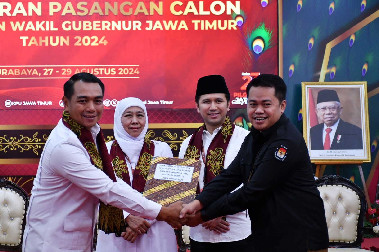 KPU Jatim telah menerima pendaftaran Pasangan Calon Gubernur dan Wakil Gubernur Jawa Timur 2024, Khofifah Indar Parawansa dan Emil Elestianto Dardak, Rabu, 28 Agustus 2024.