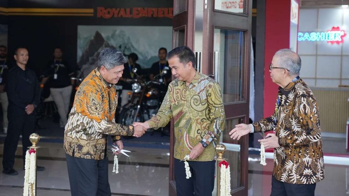 Penjabat Gubernur Jabar Buka GIIAS 2024 di Bandung, Dorong Pemanfaatan Teknologi Ramah Lingkungan