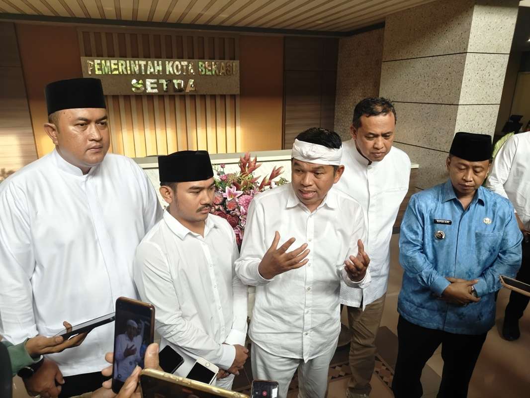 Gubernur Jawa Barat, Dedi Mulyadi usai pertemuan dengan kepala daerah terkait, Jumat (7/3/2025).