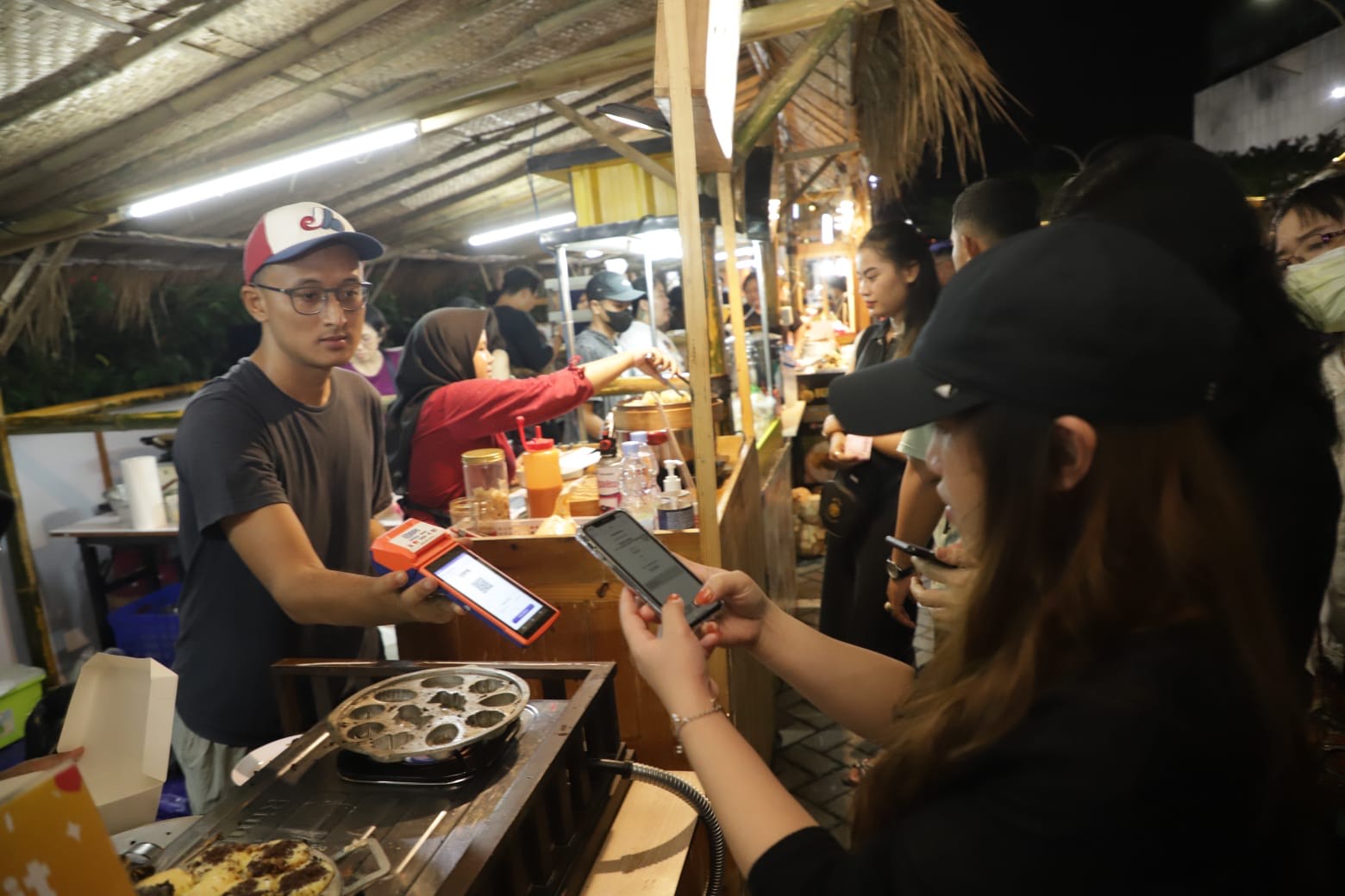 Suasana pembukaan Tjap Toendjoengan di Pakuwon City Mal, Senin (1/5/2023) malam