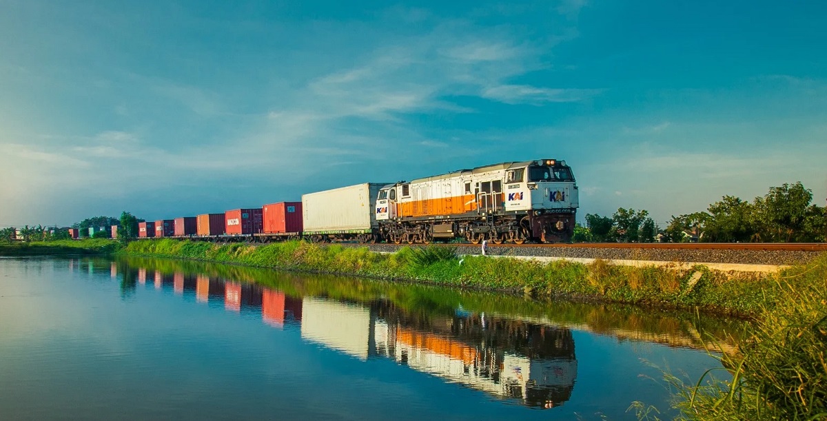 PT Kereta Api Indonesia (KAI) mencatatkan pencapaian gemilang dalam layanan angkutan peti kemas selama Januari hingga Oktober 2024.
