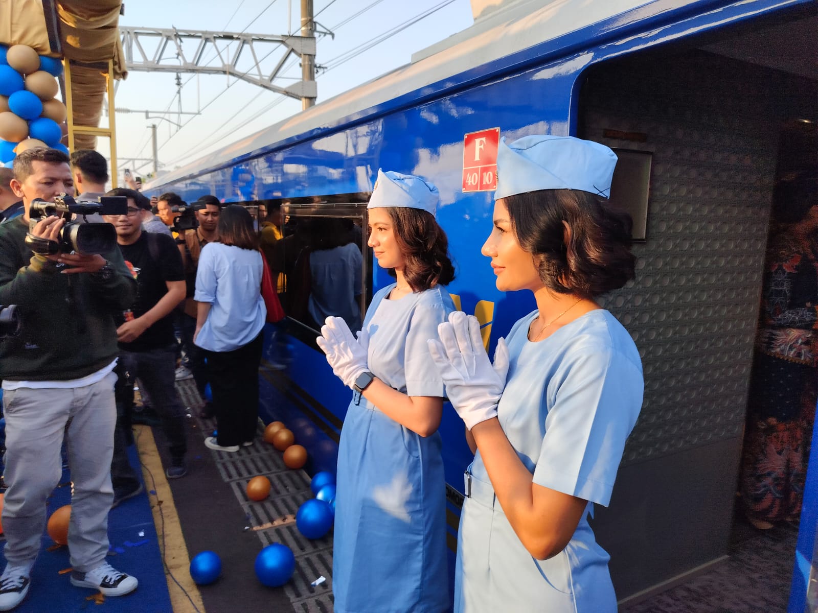 PT Kereta Api Indonesia (Persero) meresmikan Kereta Suite Class Compartment di Stasiun Gambir