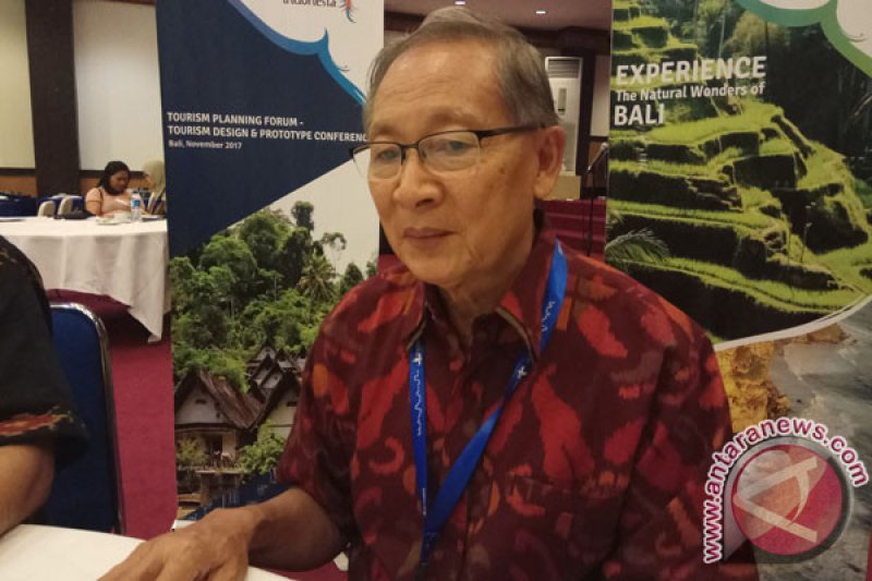 Dokumentasi - Mantan Menteri Kebudayaan dan Pariwisata I Gede Ardhika (Antara Bali/Komang Suparta/wdy/2017)

