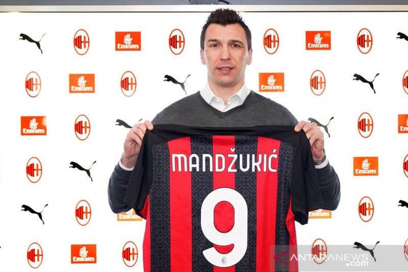 Mario Mandzukic saat resmi diperkenalkan sebagai pemain baru AC Milan pada 19 Januari 2021. (https://twitter.com/acmilan)

