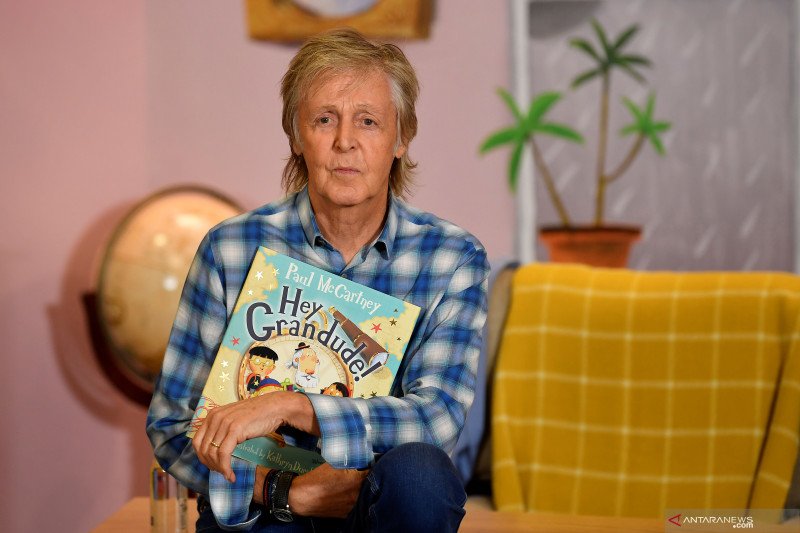 The Beatles Paul McCartney. (REUTERS/TOBY MELVILLE)

