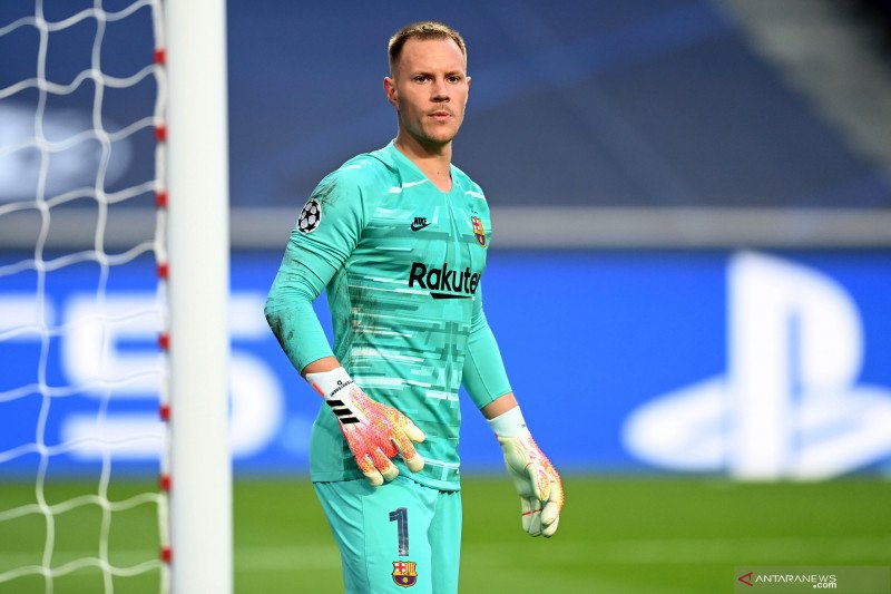 Ter Stegen kiper utama Barcelona. ant