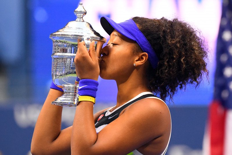 Naomi Osaka dari Jepang mengalahkan Victoria Azarenka dari Belarus untuk memenangkan final tunggal putri US Open 2020 di USTA Billie Jean King National Tennis Center, Flushing Meadows, New York, AS, 12 September 2020. (REUTERS/USA TODAY Sports/Robert Deut