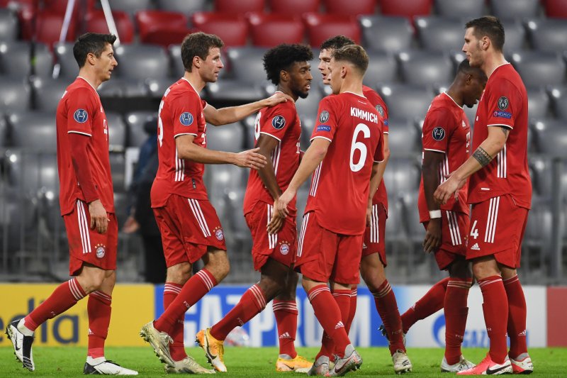 Selebrasi para pemain Bayern Munchen usai cetak gol keempat ke gawang Atletico Madrid dalam laga Liga Champions Grup A di Allianz Arena, Muncen, Jerman pada 21 Oktober 2020.(REUTERS/ANDREAS GEBERT)