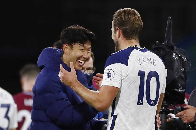 Son Heung-min dan Harry Kane total telah mencetak sembilan gol untuk Spurs musim ini.(Pool via REUTERS/JASON CAIRNDUFF)
