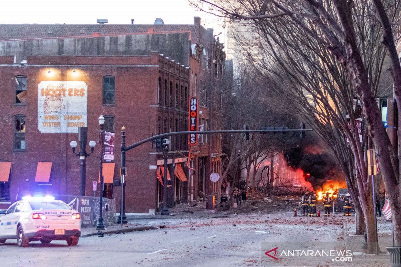 Suasana sekitar lokasi ledakan di Nashville, Amerika Serikat, Jumat (25/12/2020) waktu setempat. Sebuah kendaraan meledak dan mengguncang pusat kota Nashville, Amerika Serikat, bertepatan dengan Hari Natal, Jumat pagi, 25 Desember 2020. Ledakan itu terjad