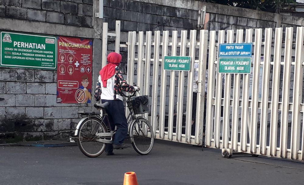 Pabrik rokok Sampoerna di kawasan Rungkut surabaya. ( foto : cak prass/hmp)