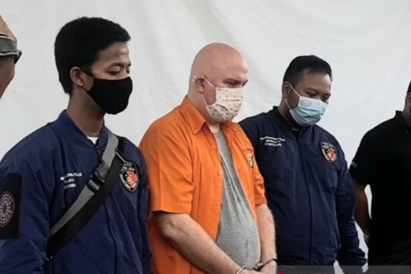Buronan FBI  atas kasus pedofilia Russ Albert Medlin . ANT
