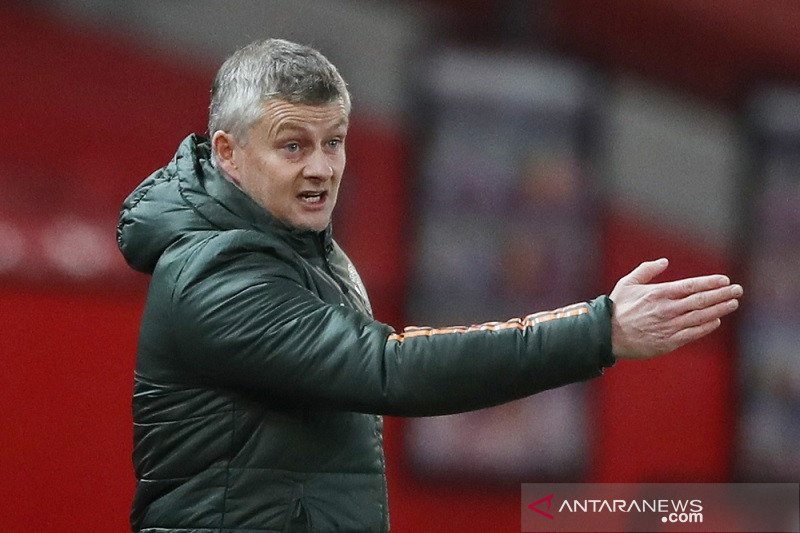 Manajer Manchester United Ole Gunnar Solskjaer saat mendampingi timnya menghadapi Leeds United dalam lanjutan Liga Inggris di Stadion Old Trafford, Manchester, Inggris, Minggu (20/12/2020) waktu setempat. (ANTARA/REUTERS/POOL/Nick Potts)

