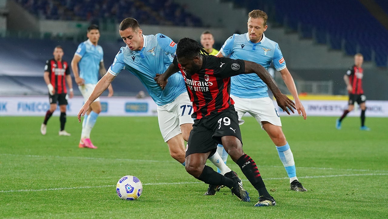 Franck Yannick Kessié dalam laga melawan Milan. acmilan.com