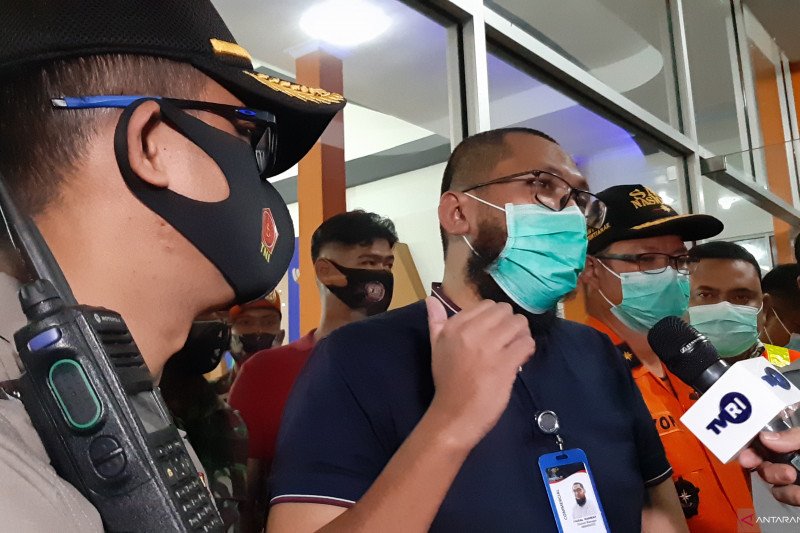 Pihak Maskapai Sriwijaya Air Pontianak memberikan keterangan terkini terkait penanganan keluarga korban (ANTARA/Dedi)

