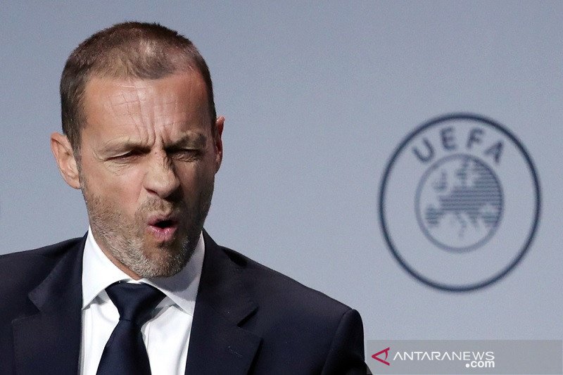 Arsip foto - Presiden UEFA Aleksander Ceferin saat menghadiri konferensi pers di Amsterdam, Belanda, pada 3 Maret 2020. (ANTARA/REUTERS/Yves Herman)

