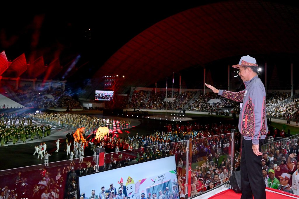 Presiden Joko Widodo (Jokowi) secara resmi membuka Pekan Olahraga Nasional (PON) XXI Tahun 2024 di Stadion Harapan Bangsa, Kota Banda Aceh, Senin malam (09/09/2024). 