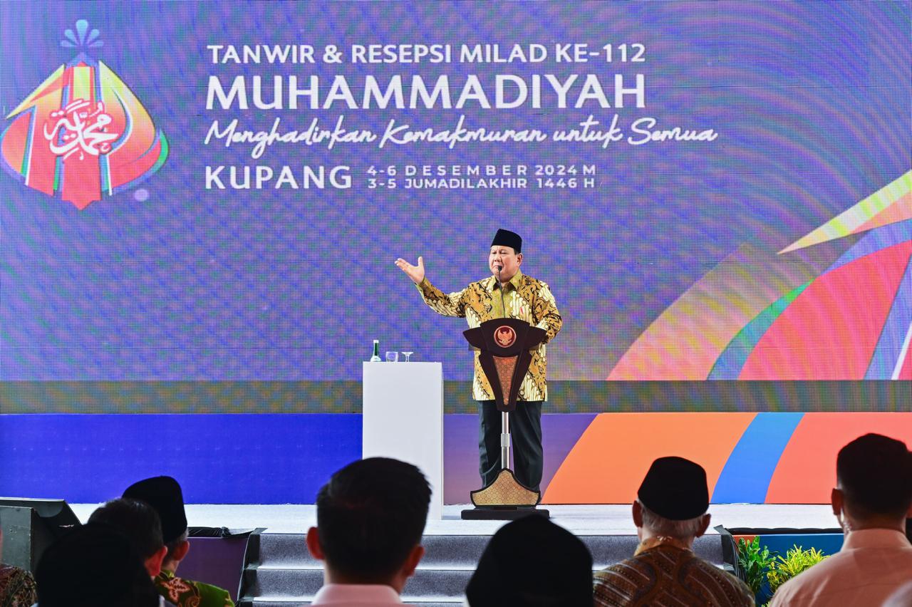 Presiden Prabowo Subianto dalam sambutannya pada Sidang Tanwir dan Resepsi Milad ke-112 Muhammadiyah yang digelar di Universitas Muhammadiyah Kupang, Provinsi Nusa Tenggara Timur (NTT), Rabu (04/12/2024). (Foto: BPMI Setpres/Rusman)

