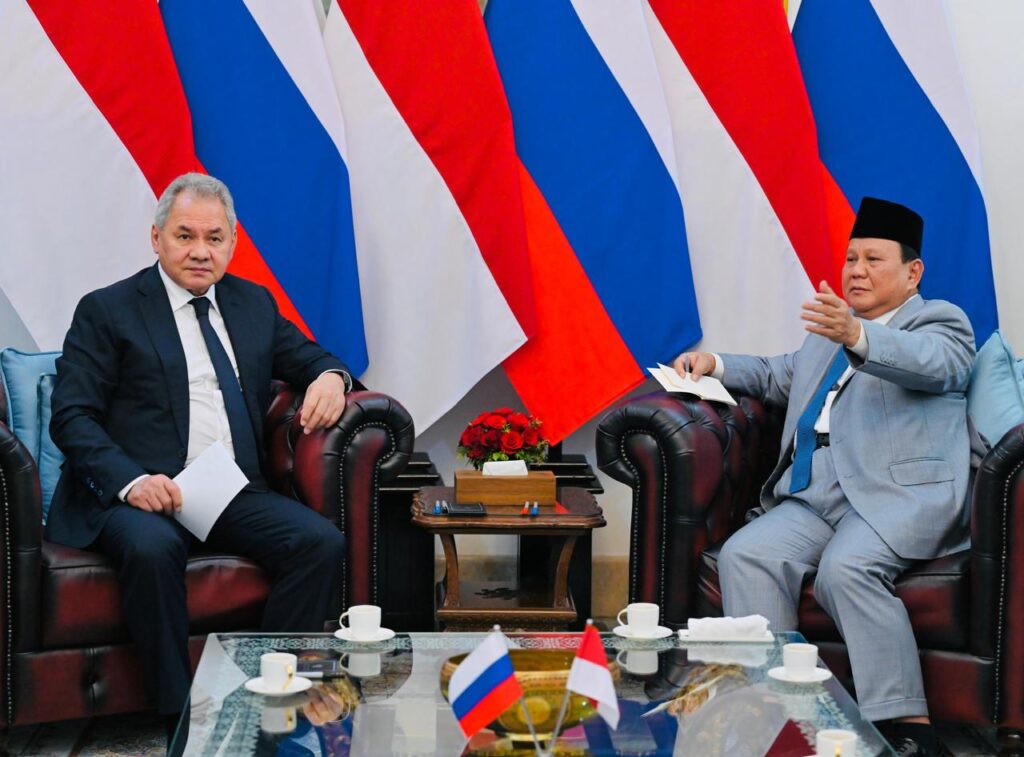 Presiden Republik Indonesia, Prabowo Subianto, menerima kunjungan kehormatan Sekretaris Dewan Keamanan Federasi Rusia, Sergei K. Shoigu, di Istana Merdeka, Jakarta, Selasa (25/02/2025). (Foto: BPMI Setpres)
