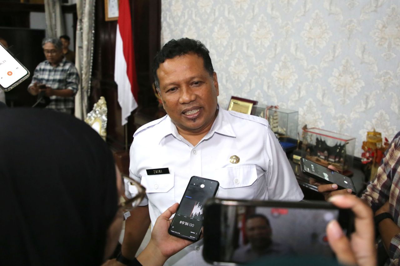 Kepala Dinas Perindustrian dan Tenaga Kerja (Disperinaker) Kota Surabaya, Achmad Zaini