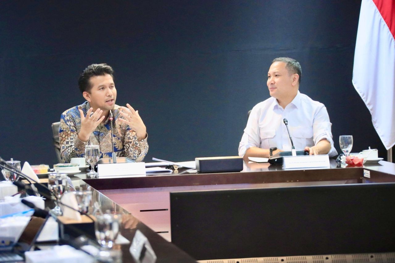 Emil Dardak saat Rapat Bersama Deputi Kementerian Koordinator Bidang Infrastruktur dan Pembangunan Kewilayahan RI (Foto: Humas Jatim)