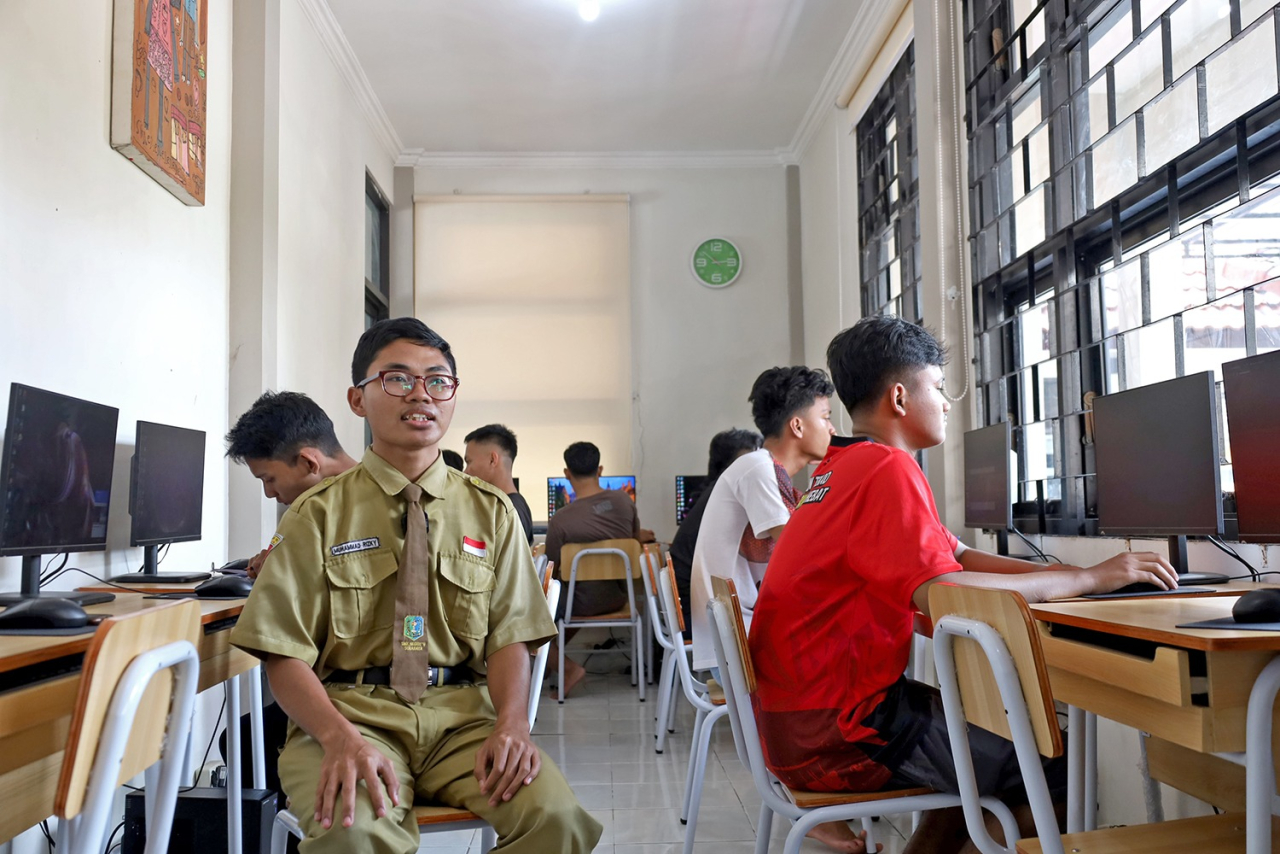Sejak diluncurkan pada Agustus 2024, program “Omah Ilmu Arek Suroboyo” menjadi angin segar bagi anak-anak Surabaya yang berprestasi namun terhalang keterbatasan ekonomi