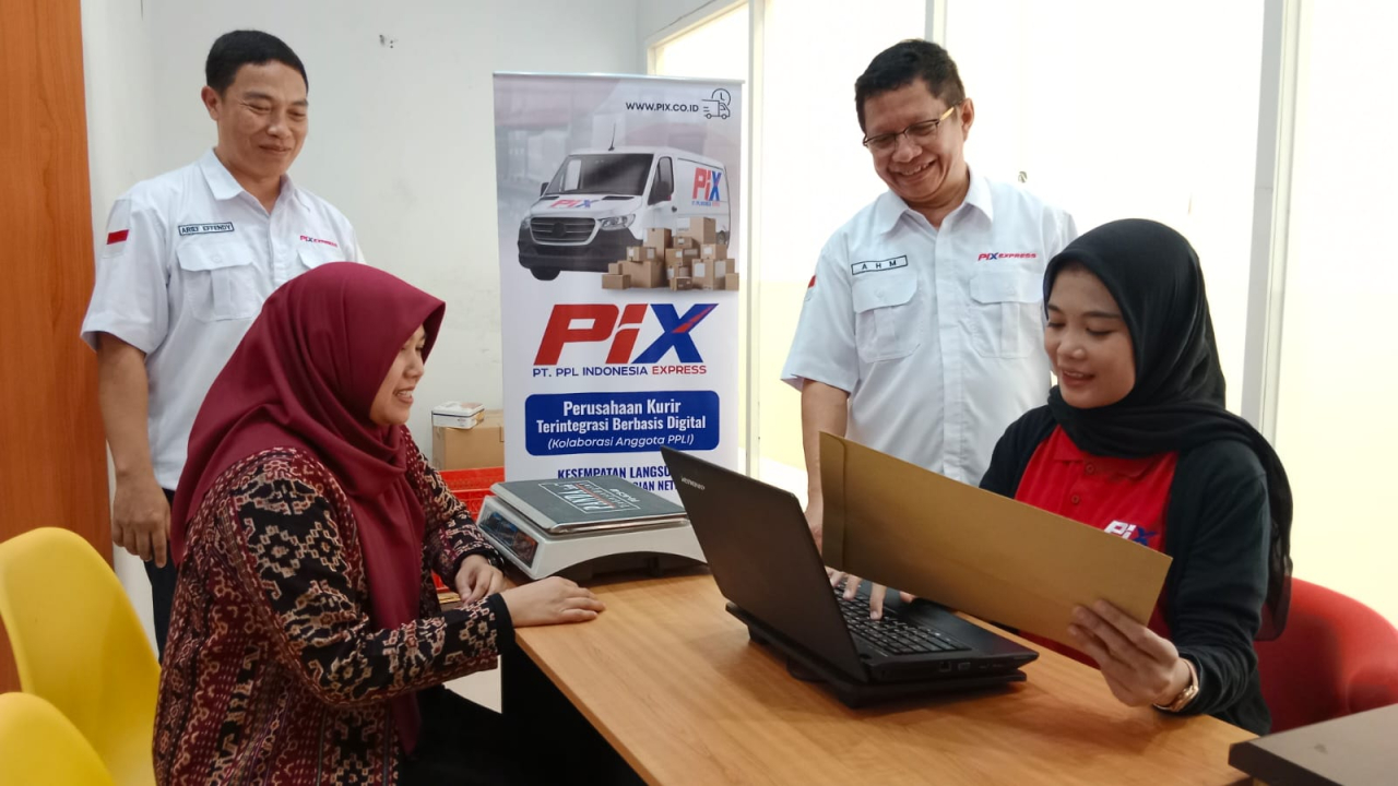 Dunia logistik Indonesia mendapat amunisi baru dengan resmi diluncurkannya PIX Express, sebuah platform layanan ekspedisi yang lahir dari kolaborasi pelaku logistik nasional dan pelaku UMKM