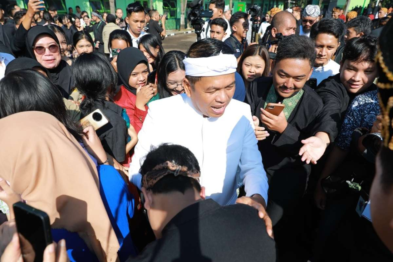 Gubernur Jawa Barat Dedi Mulyadi
