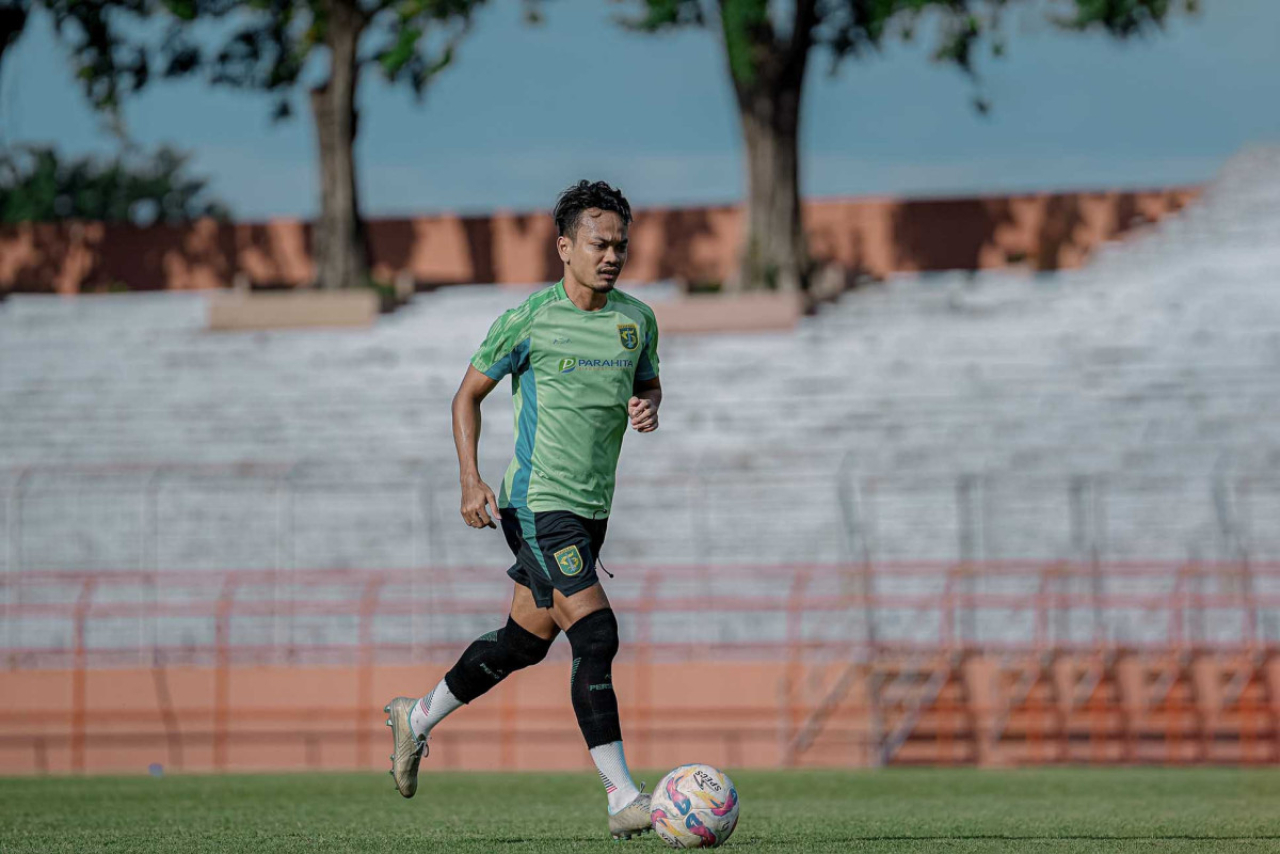 Muhammad Hidayat dalam sesi latihan game. (Persebaya)