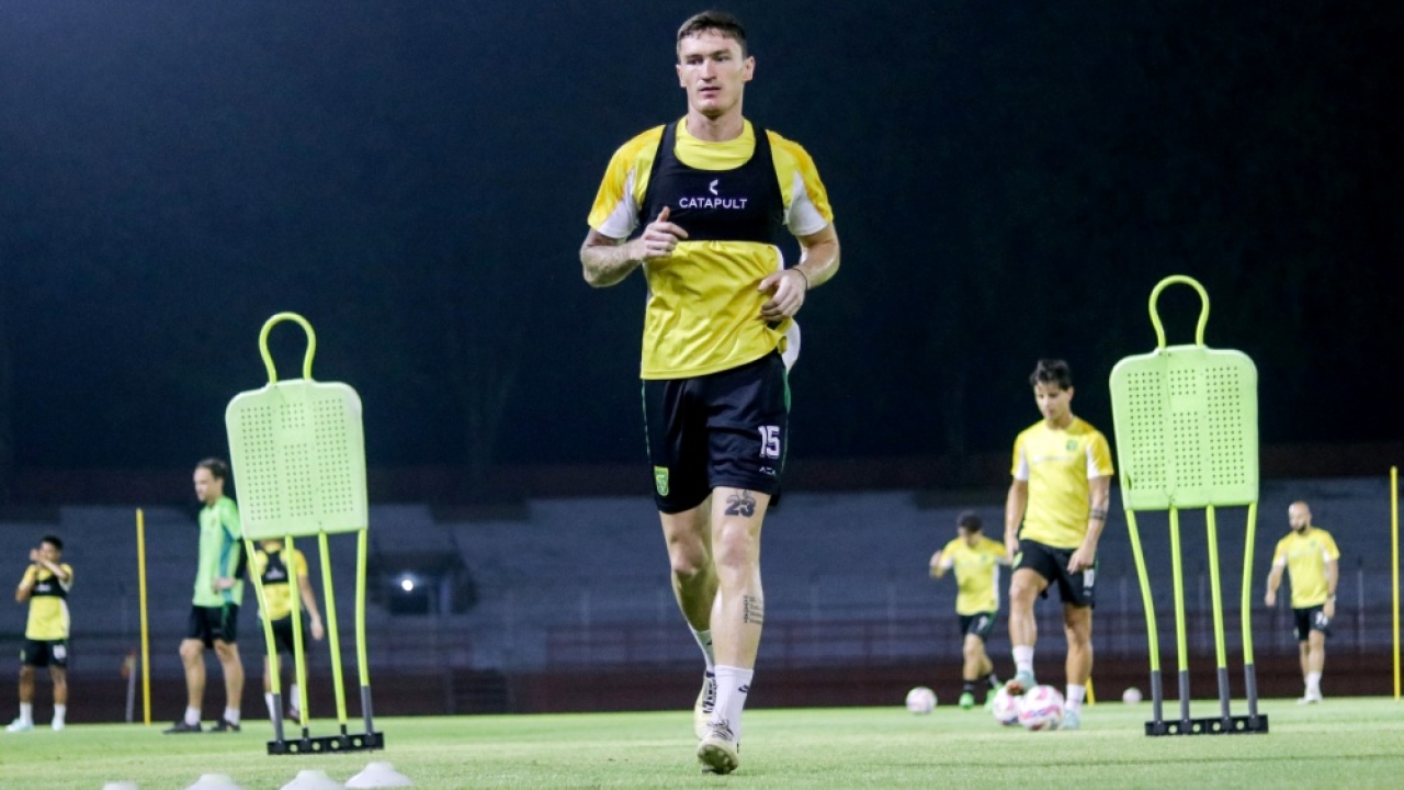 Slavko Damjanovic, pemain belakang PERSEBAYA