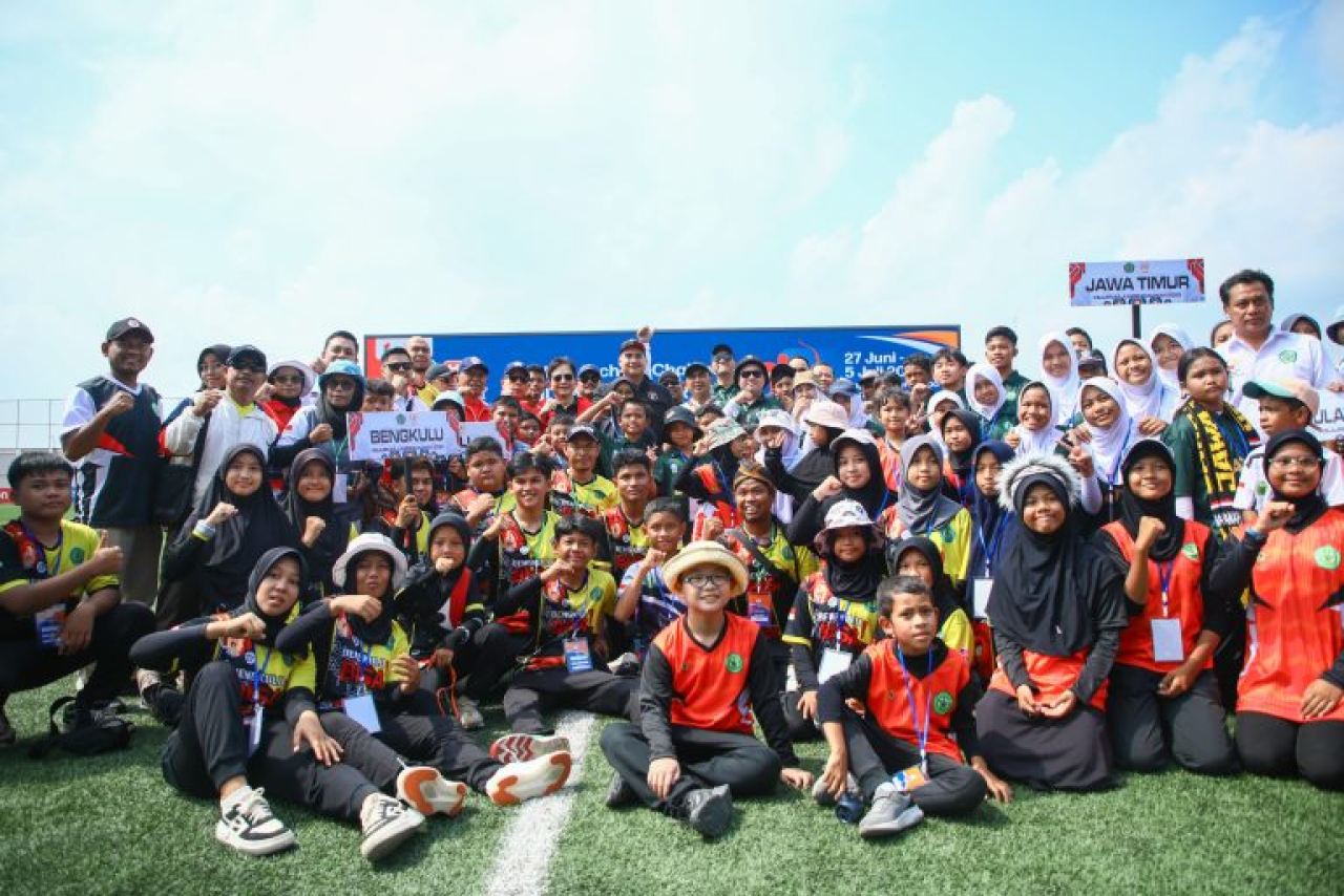Wakil Gubernur Jawa Tengah, Taj Yasin dan Menteri Pemuda dan Olahraga (Menpora) RI, Ario Bimo Nandito Ariotedjo (Dito) membuka kejuaraan nasional (Kejurnas) panahan junior MilkLife Archery Challenge, di Supersoccer Arena, Kabupaten Kudus, Sabtu (28/6/2025