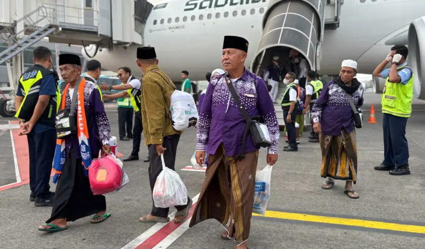Usai Detour di Kualanamu, Jemaah Haji Asal Jember Tiba di Juanda dengan Selamat
