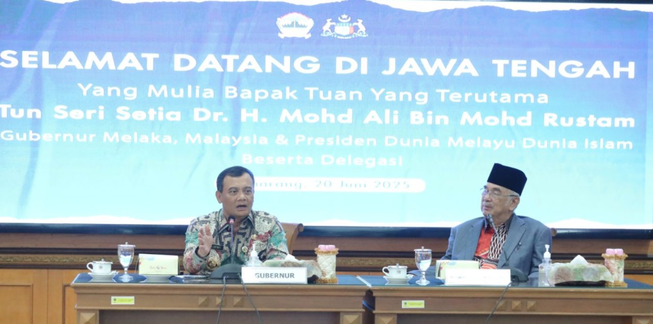 Gubernur Jawa Tengah Ahmad Luthfi dan Gubernur Negeri Malaka, Malaysia Mohd Ali Rustam