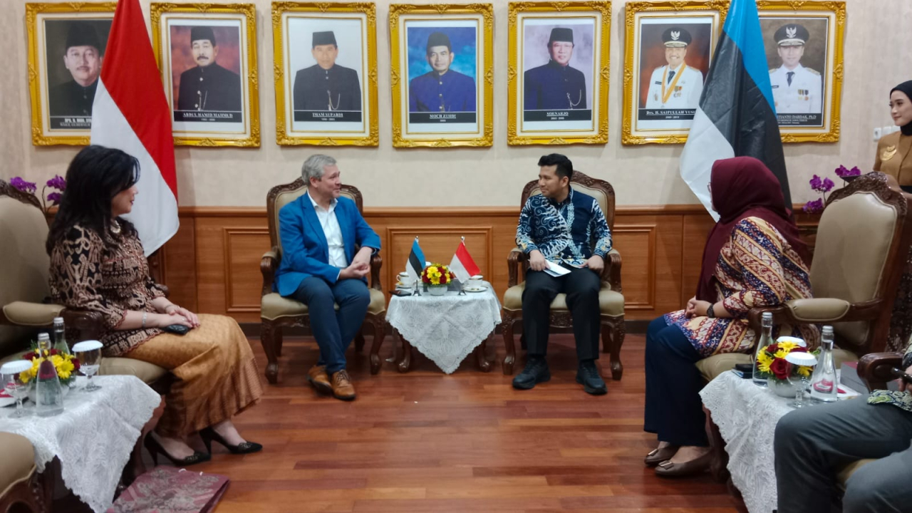 Jaga Efisiensi, Hidupkan Ekonomi: Pemda Boleh Rapat di Hotel, tapi Tak Boleh Boros