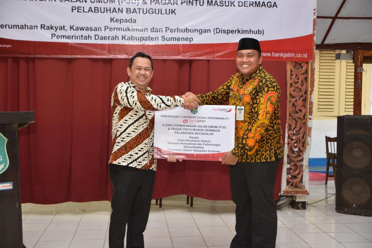 Tingkatkan Pembangunan Daerah, Bank Jatim Serahkan CSR Ke Pemkab Pasuruan dan Pulau Kangean